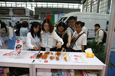 跨境電商展會(huì) 佳龍&ldquo;辣條&rdquo;傳遞中國味道